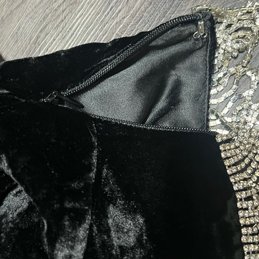 Elegant Black Velvet Skirt with Fringe - Picture 4 of 8